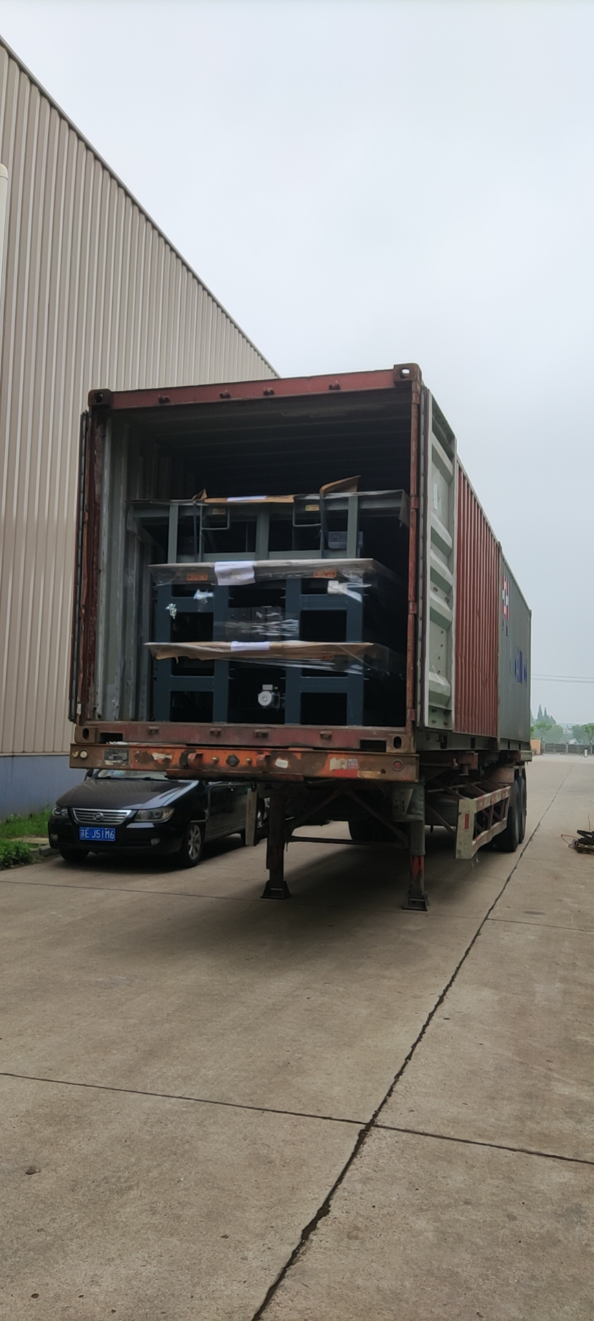 Đóng gói và vận chuyển Sân vận động thủy lực cho khách hàng Mỹ